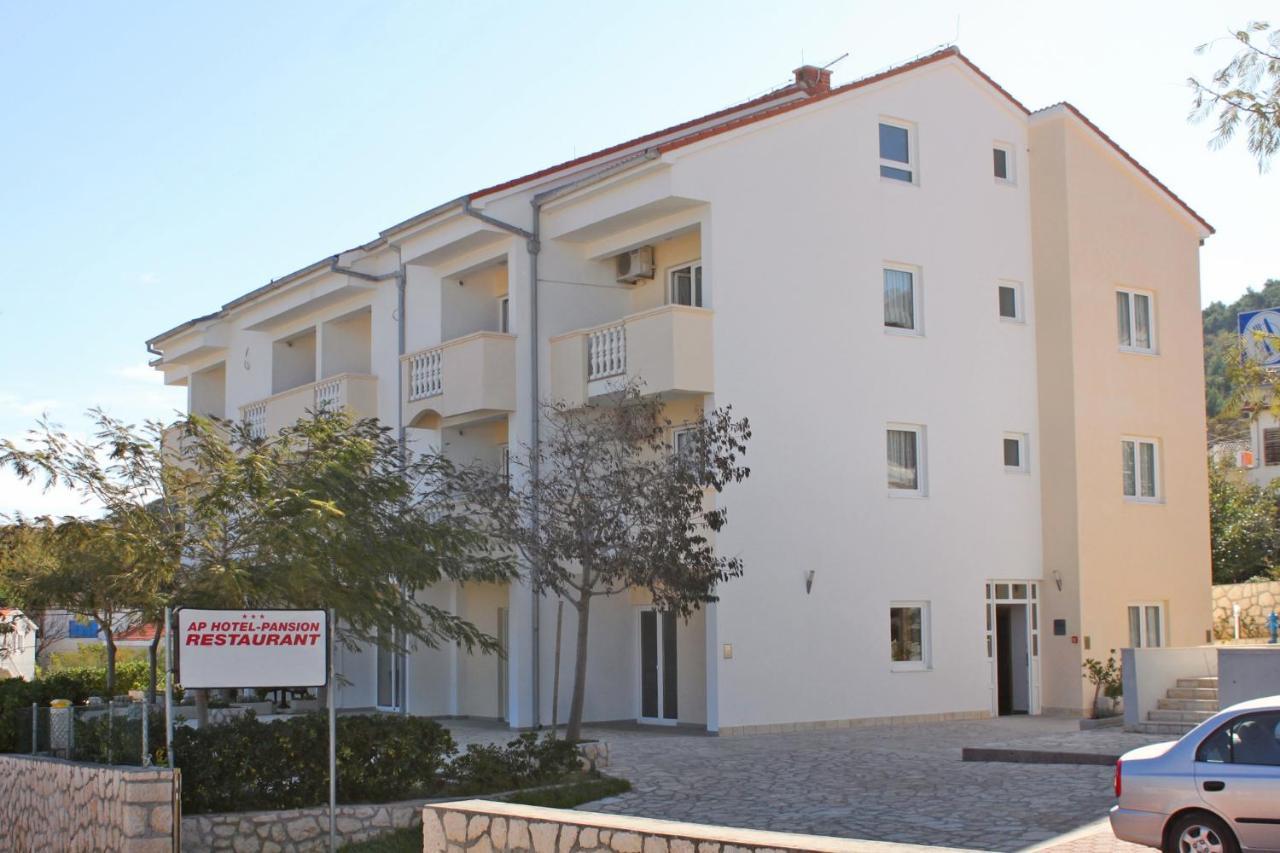 Apartments And Rooms By The Sea Vinjerac, Zadar - 3248 Екстериор снимка