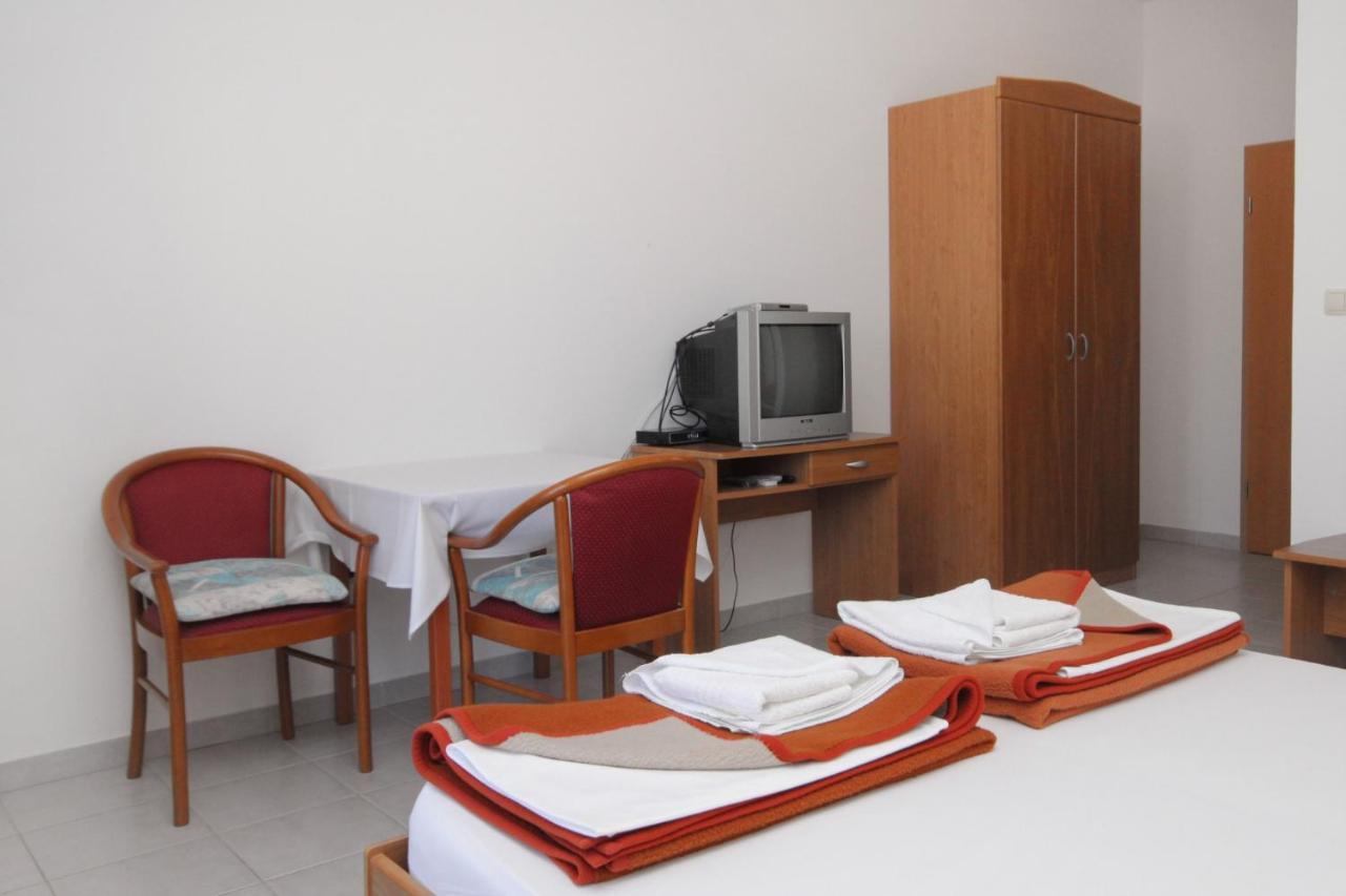 Apartments And Rooms By The Sea Vinjerac, Zadar - 3248 Екстериор снимка